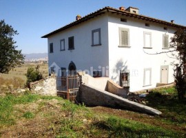 Vendita Villa unifamiliare in Località Vignale 11 Arezzo. Da ristrutturare, posto auto, 840 m², rif.