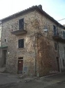 Vendita Terratetto unifamiliare in Località Puglia 25 Arezzo. Da ristrutturare, con balcone, 95 m², 