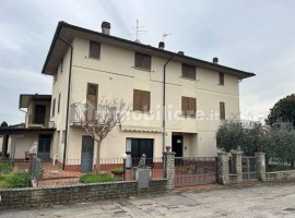 Vendita Terratetto plurifamiliare in via Setteponti Arezzo. Buono stato, posto auto, con balcone, ri