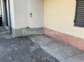 Vendita Appartamento Arezzo. Quadrilocale in Località Case Nuove di Ceciliano 87. Da ristrutturare, 