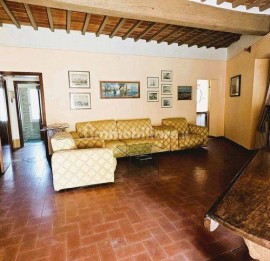 Vendita Villa a schiera in Quarata Arezzo. Buono stato, con terrazza, riscaldamento autonomo, 150 m²