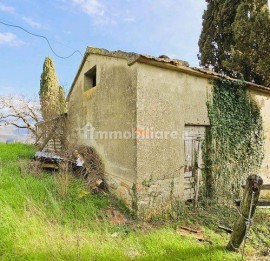 Vendita Rustico in Pressi Molin Novo Arezzo. Da ristrutturare, posto auto, 200 m², rif. 113415599 Ve