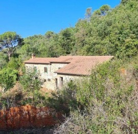 Vendita Rustico in Località Marcena Arezzo. Da ristrutturare, posto auto, 250 m², rif. 113415613 Ven