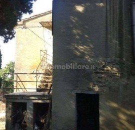 Vendita Rustico in Località Antria Arezzo. Da ristrutturare, posto auto, 270 m², rif. 113415617 Vend