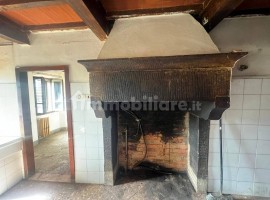 Vendita Casale Arezzo. Da ristrutturare, 243 m², rif. 111121851 Vendita Casale Arezzo. Da ristruttur, Italy, Arezzo