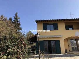 Vendita Villa bifamiliare Arezzo. Ottimo stato, con balcone, riscaldamento autonomo, 200 m², rif. 88