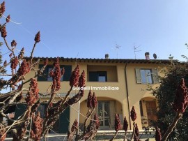 Vendita Villa bifamiliare Arezzo. Ottimo stato, con balcone, riscaldamento autonomo, 200 m², rif. 88