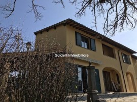 Vendita Villa bifamiliare Arezzo. Ottimo stato, con balcone, riscaldamento autonomo, 200 m², rif. 88