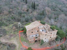 Vendita Rustico Arezzo. Da ristrutturare, 765 m², rif. 107894131 Vendita Rustico Arezzo. Da ristrutt