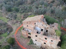 Vendita Rustico Arezzo. Da ristrutturare, 765 m², rif. 107894131 Vendita Rustico Arezzo. Da ristrutt