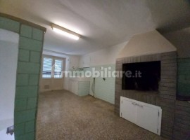 Vendita Appartamento Arezzo. Da ristrutturare, piano rialzato, riscaldamento autonomo, rif. 11353491