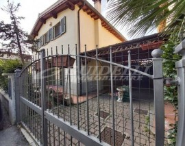 Vendita Villa bifamiliare Arezzo. Ottimo stato, posto auto, riscaldamento autonomo, 80 m², rif. 1007