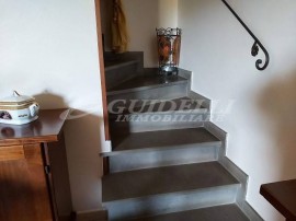 Vendita Villa bifamiliare Arezzo. Ottimo stato, posto auto, riscaldamento autonomo, 80 m², rif. 1007