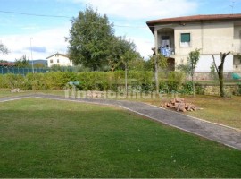 Vendita Villa unifamiliare Arezzo. Buono stato, posto auto, 500 m², rif. 83464783 Vendita Villa unif