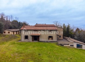 Vendita Casale in via Santa Maria delle Grazie Arezzo. Nuovo, posto auto, 384 m², rif. 111363409 Ven