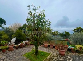 Vendita Villa bifamiliare Arezzo. Ottimo stato, posto auto, con terrazza, riscaldamento autonomo, 18