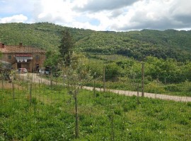 Vendita Terratetto unifamiliare in Località Scopeto Arezzo. Da ristrutturare, posto auto, con balcon