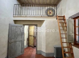 Vendita Appartamento Arezzo. Quadrilocale, Buono stato, primo piano, riscaldamento autonomo, rif. 11, Italia, Arezzo