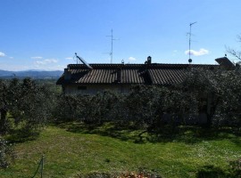 Vendita Villa bifamiliare Arezzo. Buono stato, posto auto, con terrazza, riscaldamento autonomo, 250