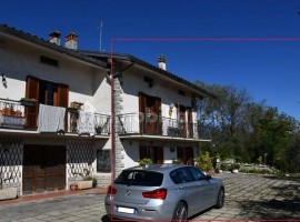 Vendita Villa bifamiliare Arezzo. Buono stato, posto auto, con terrazza, riscaldamento autonomo, 250