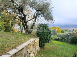 Vendita Villa a schiera Arezzo. Buono stato, posto auto, con balcone, riscaldamento autonomo, 255 m²