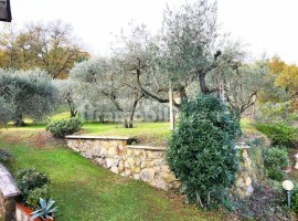 Vendita Villa a schiera Arezzo. Buono stato, posto auto, con balcone, riscaldamento autonomo, 255 m²