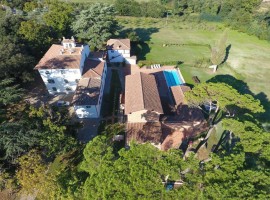 Vendita Villa unifamiliare in Strada Vicinale del Poggio Arezzo. Ottimo stato, posto auto, con terra, Italia, Arezzo