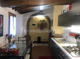 Vendita Terratetto unifamiliare Arezzo. Ottimo stato, con balcone, riscaldamento autonomo, 60 m², ri