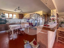 Vendita Villa unifamiliare Arezzo. Buono stato, posto auto, con terrazza, 300 m², rif. 110302299 Ven