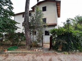 Vendita Villa a schiera Arezzo. Buono stato, riscaldamento autonomo, 225 m², rif. 107101541 Vendita , Italia, Arezzo