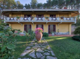 Vendita Villa unifamiliare in via Del Torrino Arezzo. Ottimo stato, posto auto, con terrazza, riscal, Italy, Arezzo