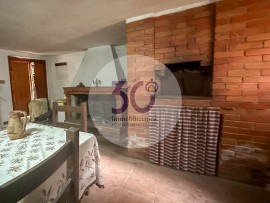 Vendita Terratetto unifamiliare in Campoluci Arezzo. Con balcone, riscaldamento autonomo, 250 m², ri