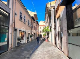 Vendita Appartamento in via Madonna del Prato. Arezzo. Da ristrutturare, primo piano, riscaldamento 