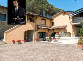 Vendita Villa unifamiliare in strada comunale di Agazzi, 1 Arezzo. Ottimo stato, riscaldamento auton, Italia, Arezzo