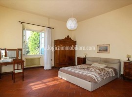 Vendita Villa unifamiliare in via Simone Martini Arezzo. Buono stato, riscaldamento autonomo, 950 m², Italy, Arezzo