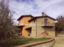 Vendita Villa unifamiliare Arezzo. Ottimo stato, con terrazza, riscaldamento autonomo, 140 m², rif. 