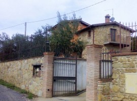 Vendita Villa unifamiliare Arezzo. Ottimo stato, con terrazza, riscaldamento autonomo, 140 m², rif. 