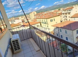 Vendita Appartamento in via Vittorio Veneto. Arezzo. Ottimo stato, quinto piano, con terrazza, risca