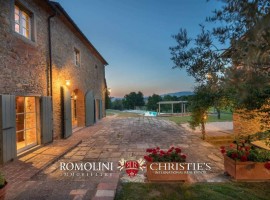 Vendita Villa unifamiliare Arezzo. Ottimo stato, posto auto, riscaldamento autonomo, 610 m², rif. 11