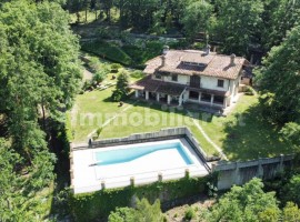 Vendita Villa unifamiliare Arezzo. Buono stato, posto auto, con balcone, riscaldamento autonomo, 500