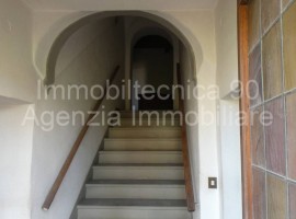 Vendita Terratetto unifamiliare in pratantico Arezzo. Da ristrutturare, posto auto, con balcone, ris