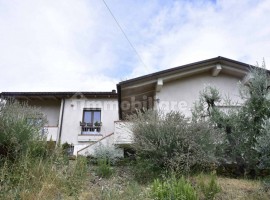 Vendita Villa plurifamiliare Arezzo. Ottimo stato, posto auto, con terrazza, riscaldamento autonomo,