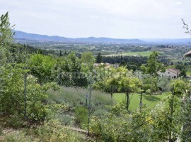 Vendita Villa plurifamiliare Arezzo. Ottimo stato, posto auto, con terrazza, riscaldamento autonomo,