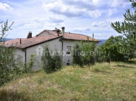 Vendita Villa plurifamiliare Arezzo. Ottimo stato, posto auto, con terrazza, riscaldamento autonomo,