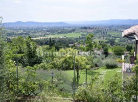 Vendita Villa plurifamiliare Arezzo. Ottimo stato, posto auto, con terrazza, riscaldamento autonomo,