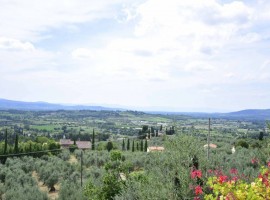 Vendita Villa plurifamiliare Arezzo. Ottimo stato, posto auto, con terrazza, riscaldamento autonomo,