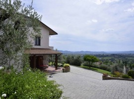 Vendita Villa plurifamiliare Arezzo. Ottimo stato, posto auto, con terrazza, riscaldamento autonomo,