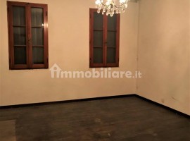 Vendita Villa unifamiliare Arezzo. Da ristrutturare, con balcone, riscaldamento autonomo, 210 m², ri