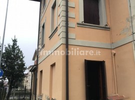 Vendita Villa unifamiliare Arezzo. Da ristrutturare, con balcone, riscaldamento autonomo, 210 m², ri