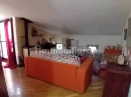 Vendita Appartamento Arezzo. Trilocale in via di Montione. Ottimo stato, primo piano, rif. 114064747